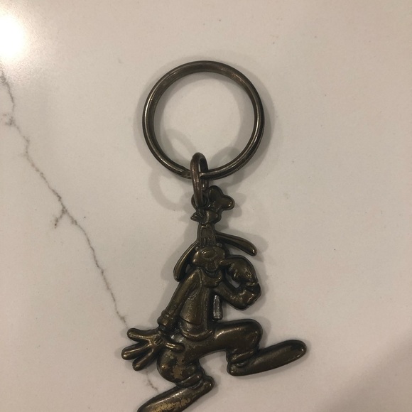 Disney goofy brass key  chain 2 inch - Picture 2 of 3
